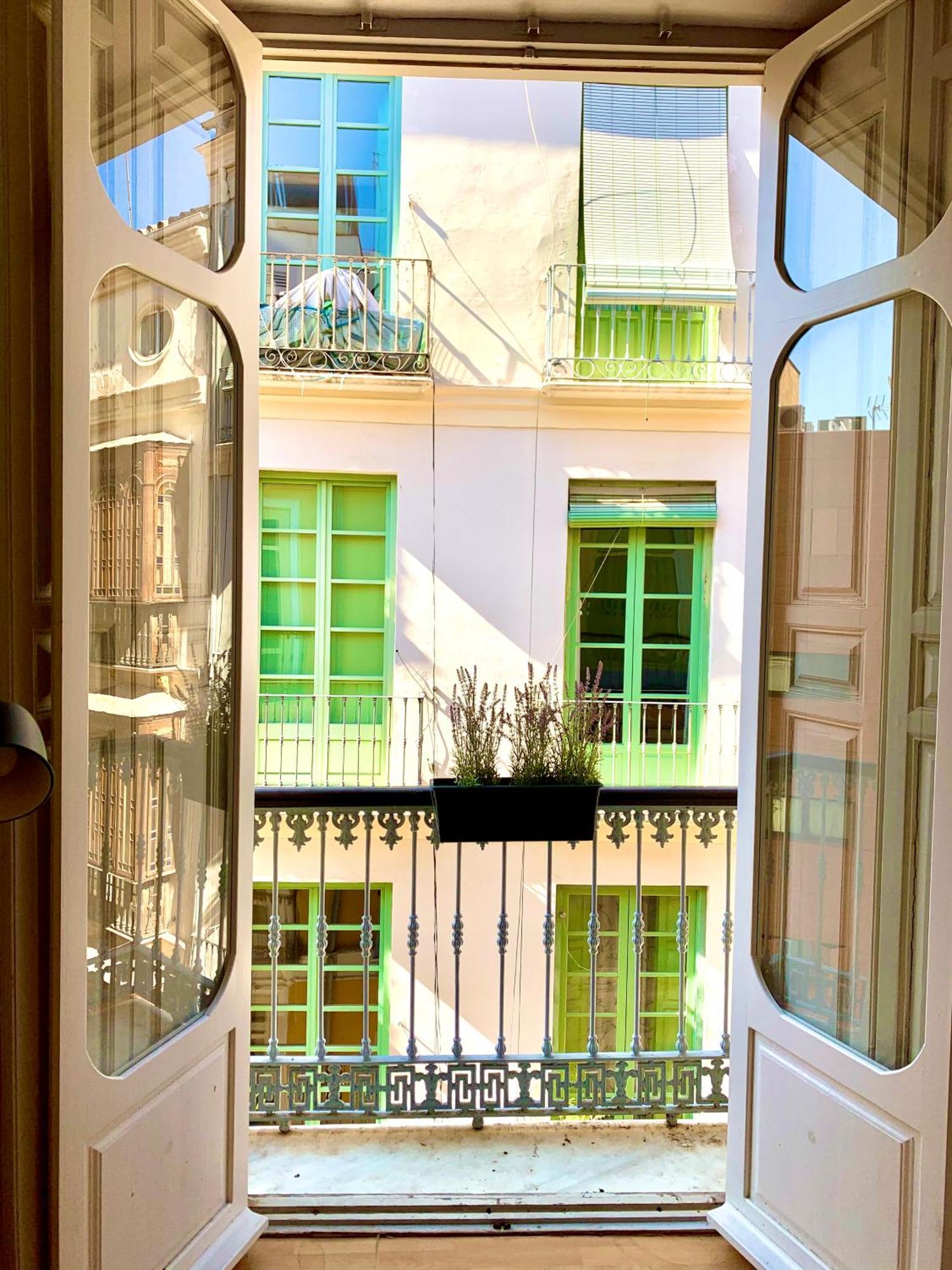 Appartement Calderon Iii Deluxe Sinesedesignhomes *