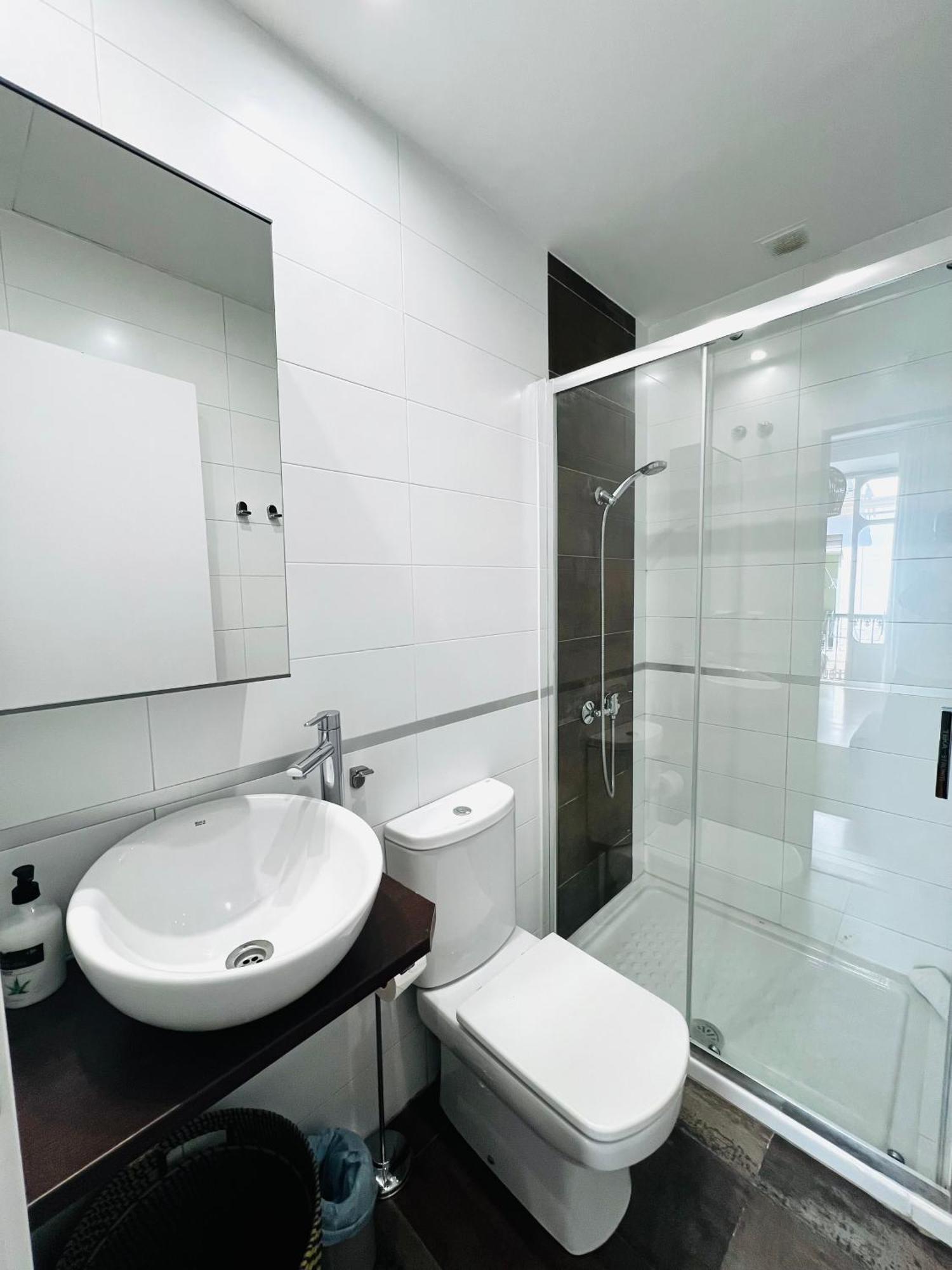 Appartement Calderon Iii Deluxe Sinesedesignhomes